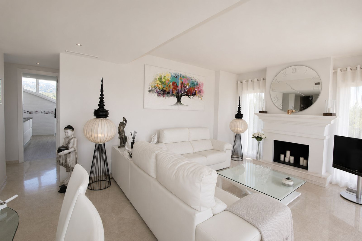 3 bedroom Apartments for sale in Elviria Hills – R5432056 3 bedroom Apartments for sale in Elviria Hills – R5432056