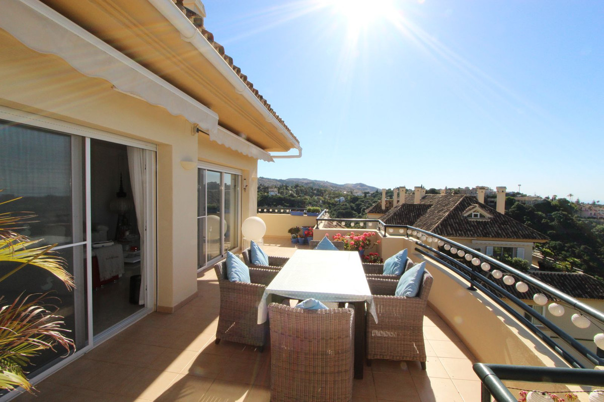 3 bedroom Apartments for sale in Elviria Hills – R5432056 3 bedroom Apartments for sale in Elviria Hills – R5432056