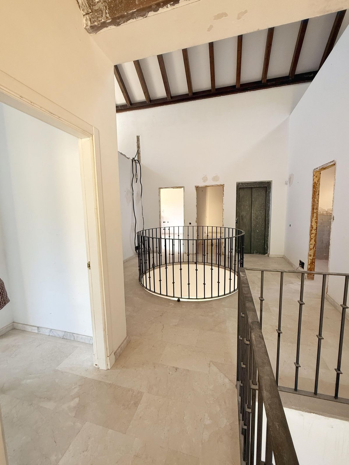 5 bedroom Villas for sale in Elviria – R5196556 5 bedroom Villas for sale in Elviria – R5196556