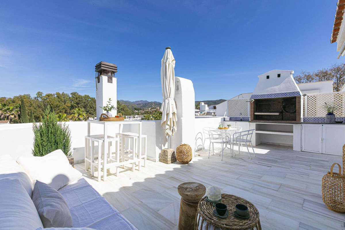 3 bedroom Apartments for sale in Elviria – R5164585 3 bedroom Apartments for sale in Elviria – R5164585