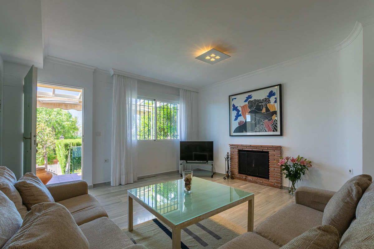 4 bedroom Semi-detached for sale in Costabella – R4677823 4 bedroom Semi-detached for sale in Costabella – R4677823