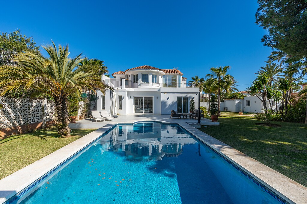 Villas de 4 dormitorios en venta en Marbesa – R5297731 Villas de 4 dormitorios en venta en Marbesa – R5297731