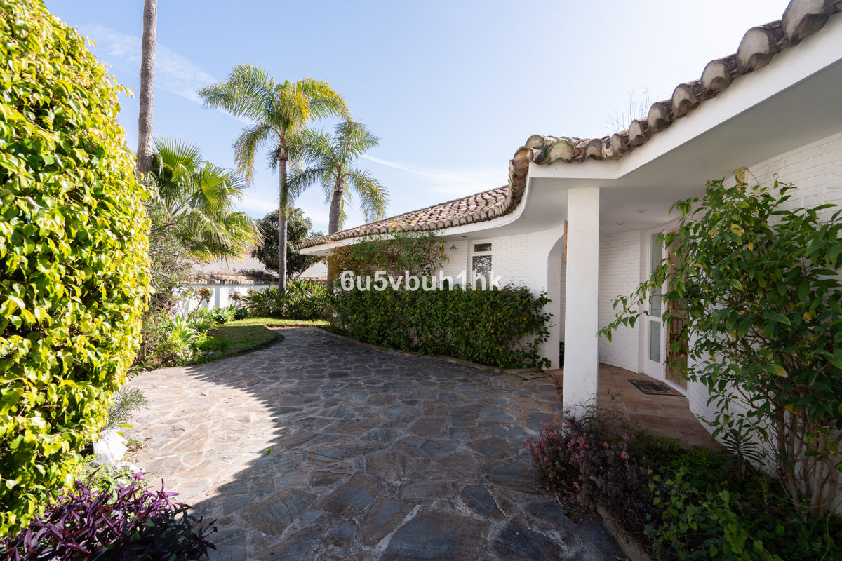 5 bedroom Villas for sale in Calahonda – R5335168 5 bedroom Villas for sale in Calahonda – R5335168