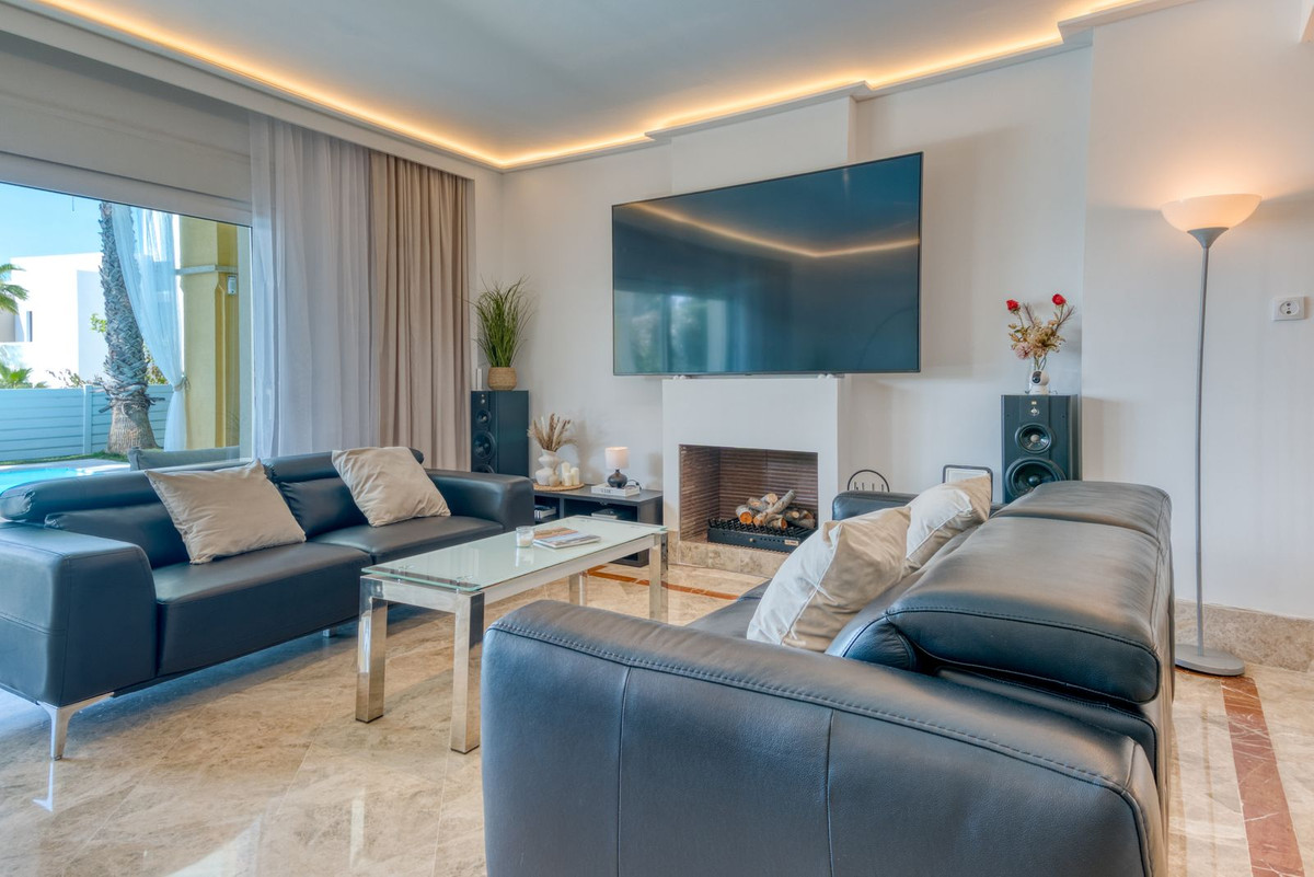 4 bedroom Semi-detached for sale in Santa Clara – R5333077 4 bedroom Semi-detached for sale in Santa Clara – R5333077