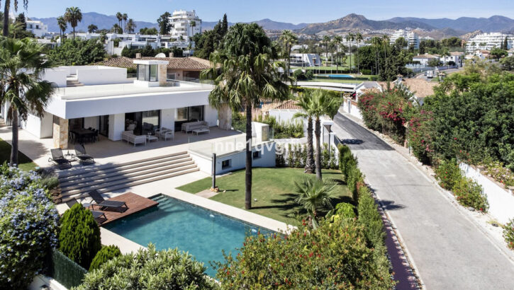 Villas de 4 dormitorios en venta en Guadalmina Alta – R5032297 Villas de 4 dormitorios en venta en Guadalmina Alta – R5032297 en