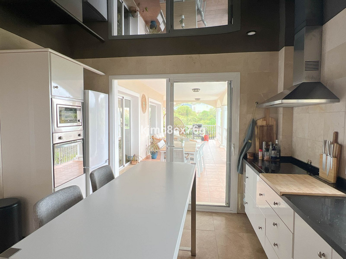 6 bedroom Villas for sale in Riviera del Sol – R5043937 6 bedroom Villas for sale in Riviera del Sol – R5043937