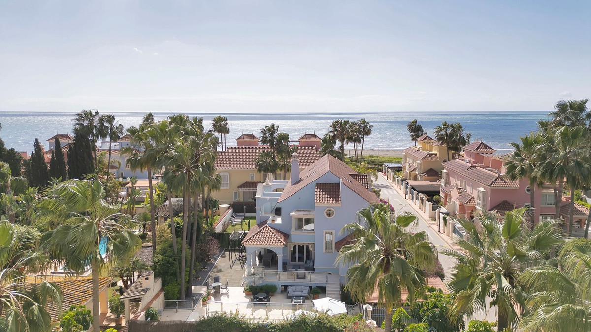 7 bedroom Semi-detached for sale in Puerto Banús – R5395735 7 bedroom Semi-detached for sale in Puerto Banús – R5395735