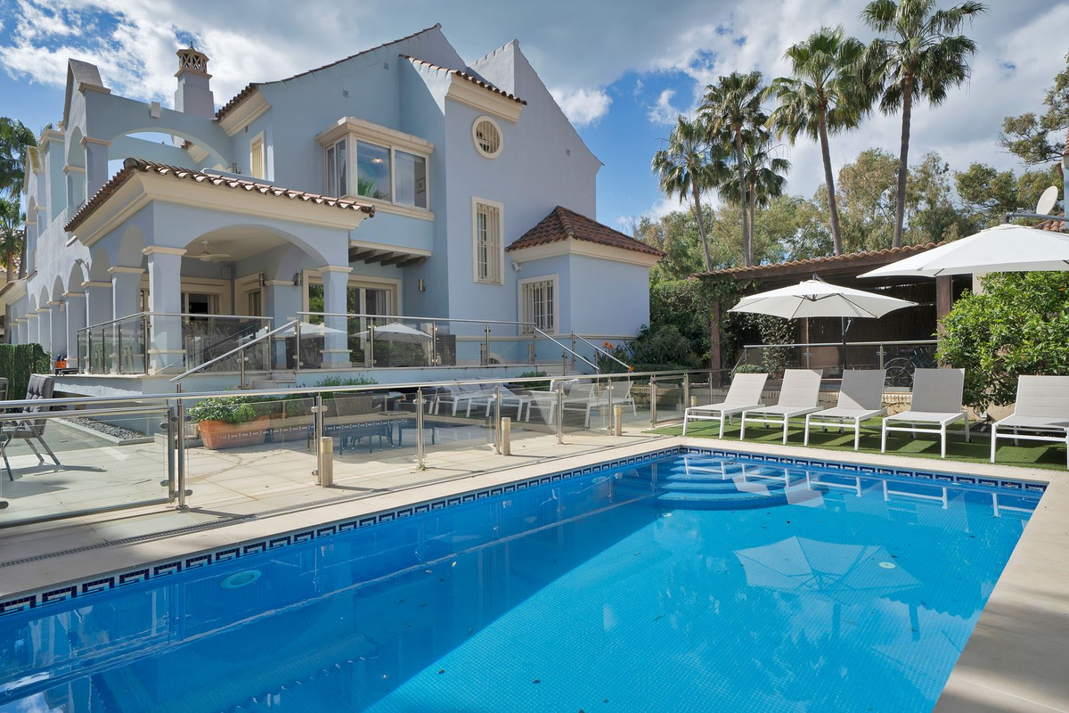 7 bedroom Semi-detached for sale in Puerto Banús – R5395735 7 bedroom Semi-detached for sale in Puerto Banús – R5395735