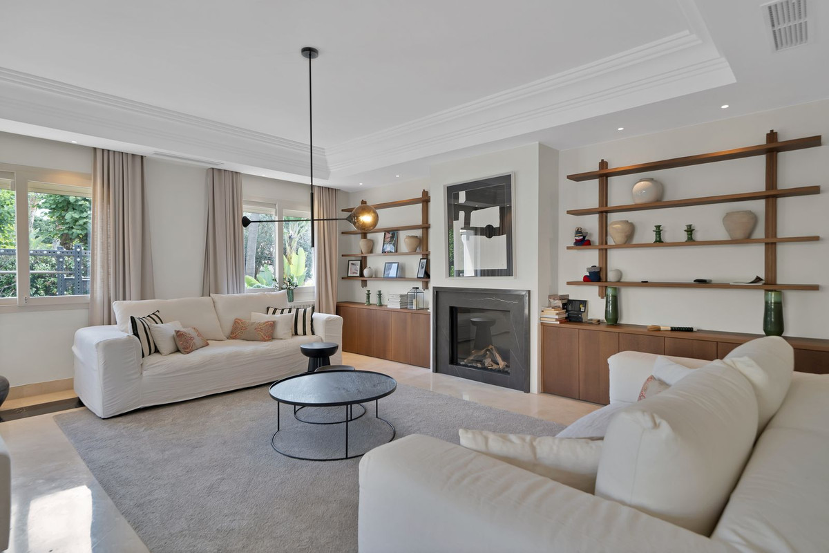 7 bedroom Semi-detached for sale in Puerto Banús – R5395735 7 bedroom Semi-detached for sale in Puerto Banús – R5395735