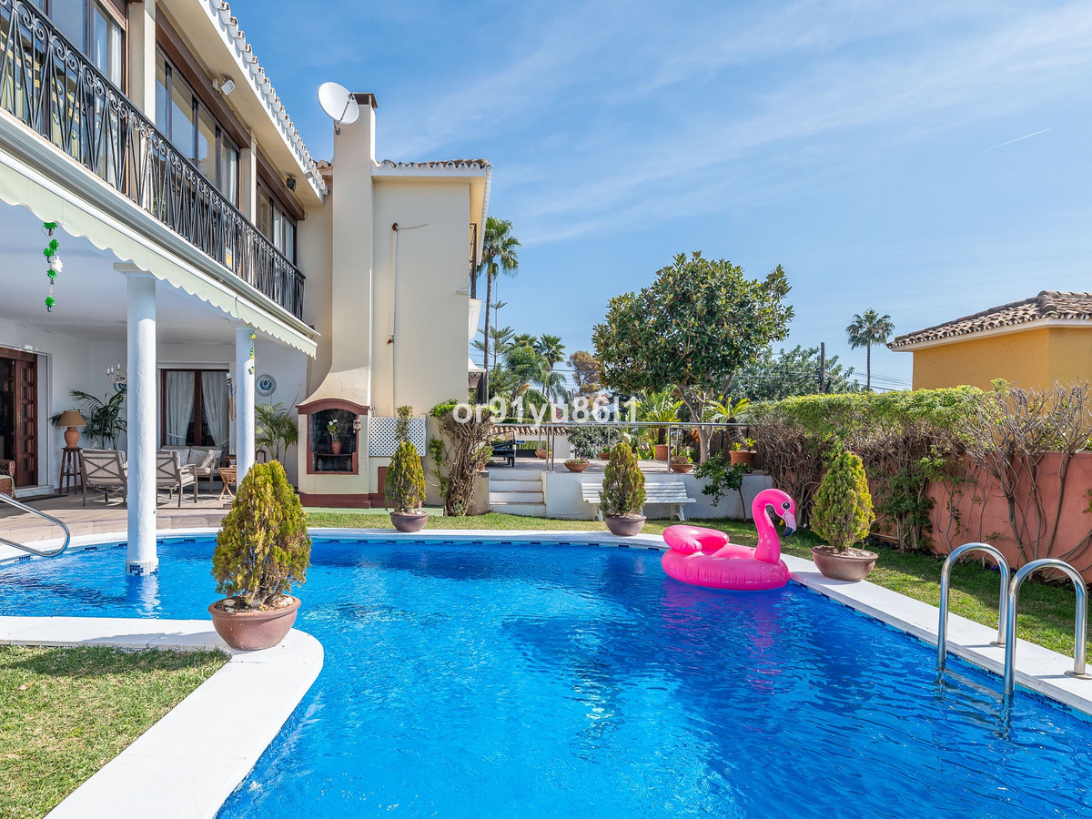 Villas de 5 dormitorios en venta en Milla de Oro – R4661893 Villas de 5 dormitorios en venta en Milla de Oro – R4661893