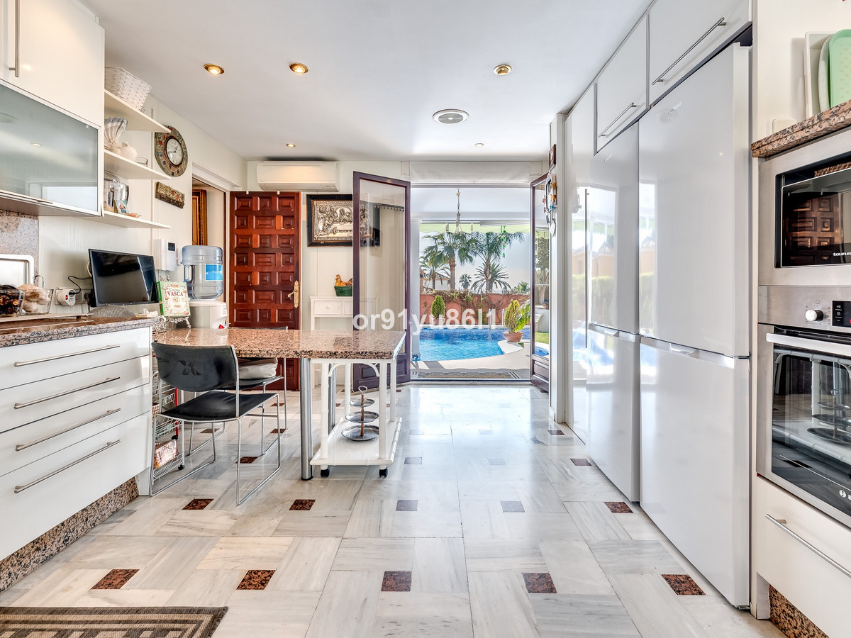 Villas de 5 dormitorios en venta en Milla de Oro – R4661893 Villas de 5 dormitorios en venta en Milla de Oro – R4661893