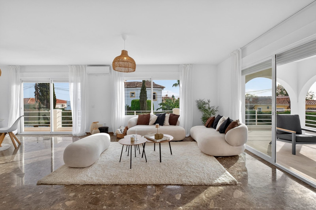4 bedroom Villas for sale in Elviria – R5322388 4 bedroom Villas for sale in Elviria – R5322388