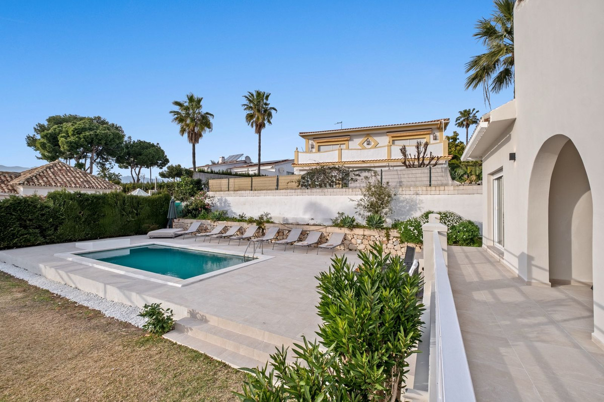 4 bedroom Villas for sale in Elviria – R5322388 4 bedroom Villas for sale in Elviria – R5322388