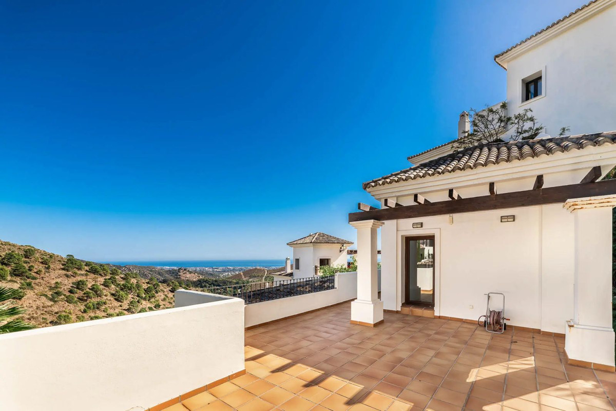 5 bedroom Villas for sale in Benahavís – R4152868 5 bedroom Villas for sale in Benahavís – R4152868