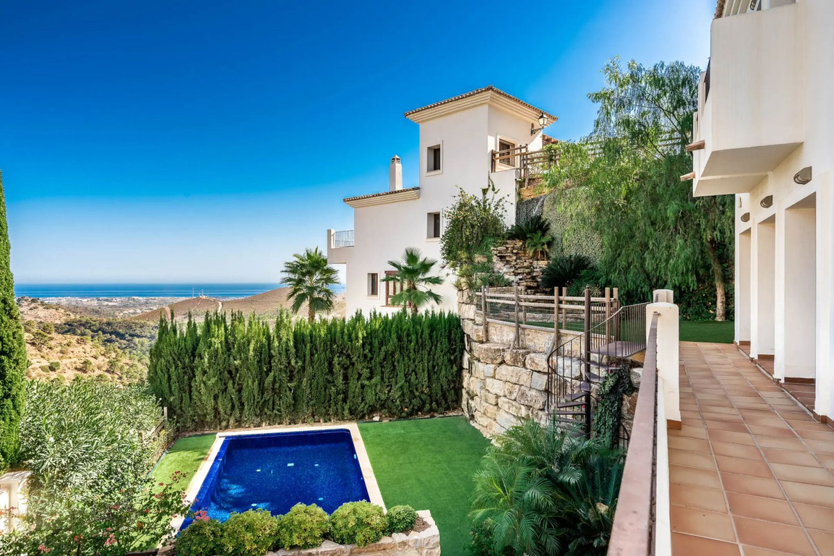 5 bedroom Villas for sale in Benahavís – R4152868 5 bedroom Villas for sale in Benahavís – R4152868