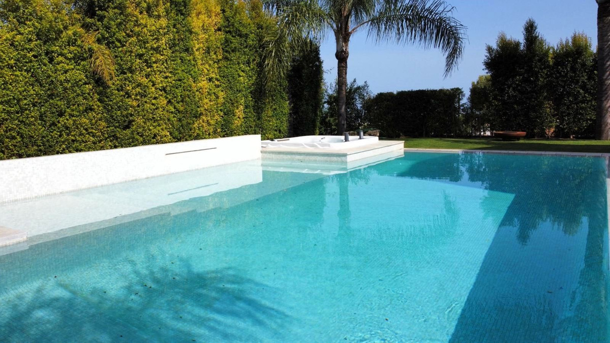 Villas de 6 dormitorios en venta en Marbella – R5103538 Villas de 6 dormitorios en venta en Marbella – R5103538