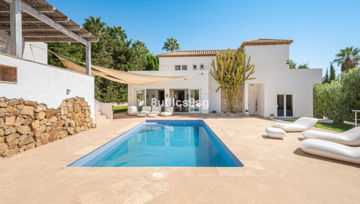 Villas de 5 dormitorios en venta en Nueva Andalucía – R4152514 Villas de 5 dormitorios en venta en Nueva Andalucía – R4152514 en