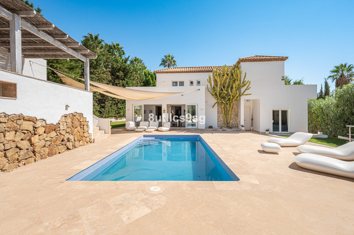 5 bedroom Villas for sale in Nueva Andalucía – R4152514 5 bedroom Villas for sale in Nueva Andalucía – R4152514