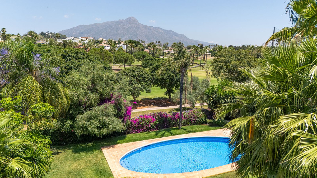 Pareados de 5 dormitorios en venta en Nueva Andalucía – R5419264 Pareados de 5 dormitorios en venta en Nueva Andalucía – R5419264