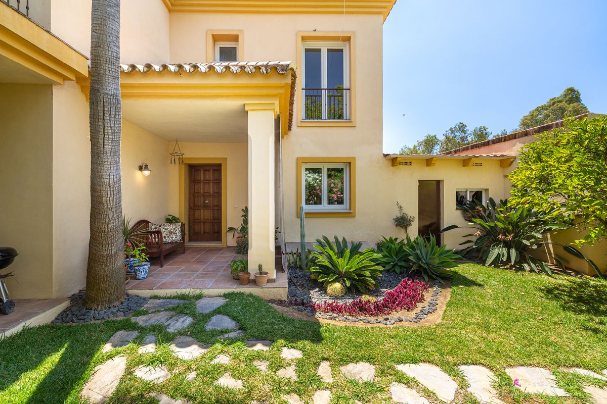 Pareados de 5 dormitorios en venta en Nueva Andalucía – R5419264 Pareados de 5 dormitorios en venta en Nueva Andalucía – R5419264