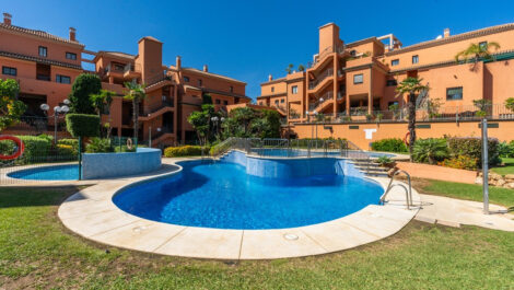3 bedroom Apartments for sale in Elviria – R5172871