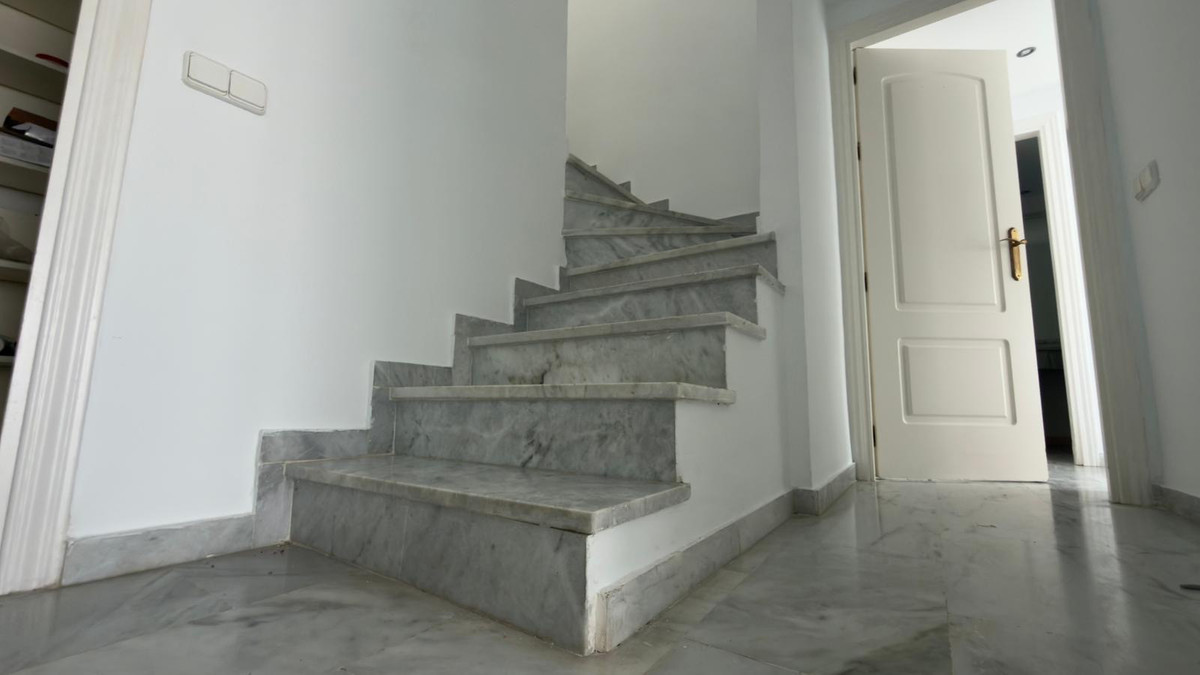 5 bedroom Apartments for sale in Guadalmina Baja – R5471539 5 bedroom Apartments for sale in Guadalmina Baja – R5471539