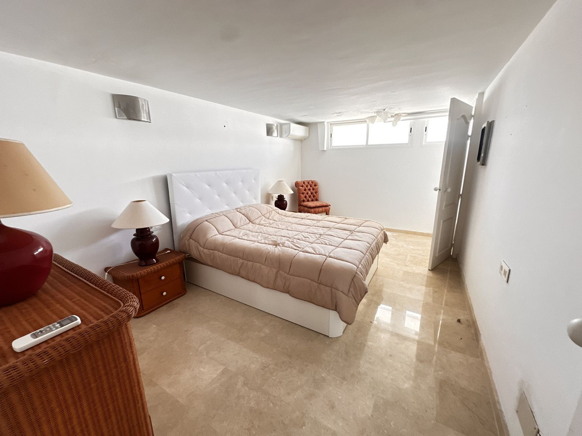 5 bedroom Penthouses for sale in Milla de Oro – R5436010 5 bedroom Penthouses for sale in Milla de Oro – R5436010