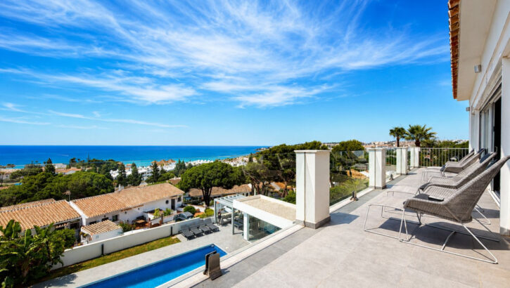 Villas de 4 dormitorios en venta en La Cala de Mijas – R5423404 Villas de 4 dormitorios en venta en La Cala de Mijas – R5423404 en