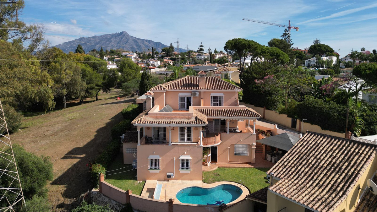 Villas de 6 dormitorios en venta en San Pedro de Alcántara – R4926724 Villas de 6 dormitorios en venta en San Pedro de Alcántara – R4926724