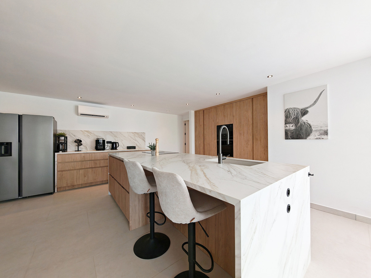 8 bedroom Villas for sale in Elviria – R5445391 8 bedroom Villas for sale in Elviria – R5445391