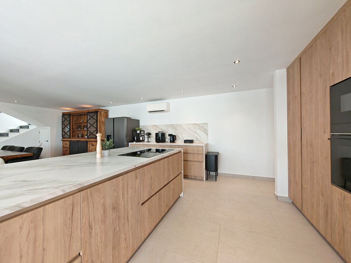 8 bedroom Villas for sale in Elviria – R5445391 8 bedroom Villas for sale in Elviria – R5445391