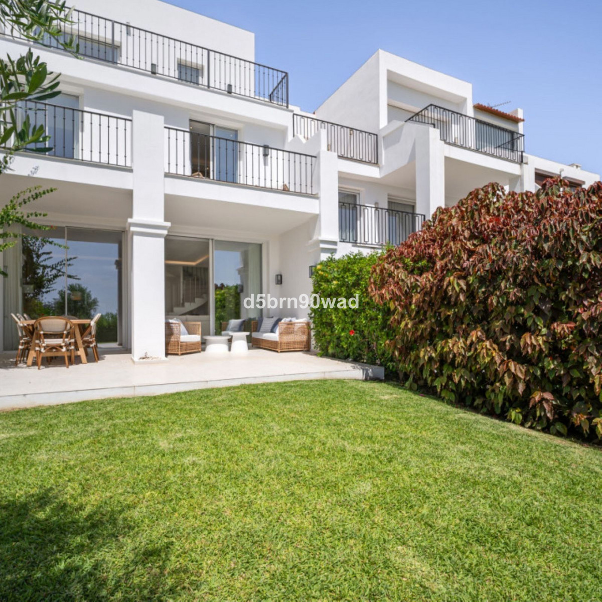 Adosados de 4 dormitorios en venta en La Quinta – R5433604 Adosados de 4 dormitorios en venta en La Quinta – R5433604