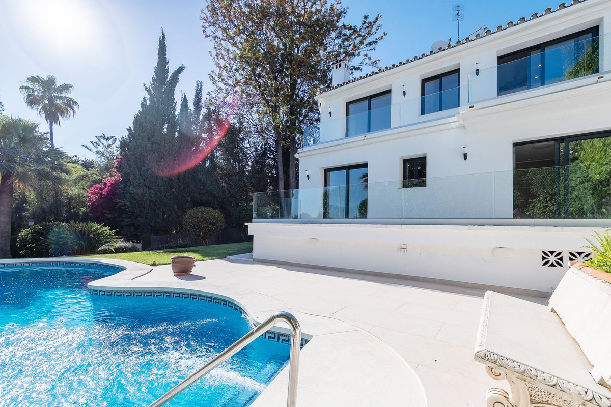 4 bedroom Villas for sale in Marbella – R5063281 4 bedroom Villas for sale in Marbella – R5063281