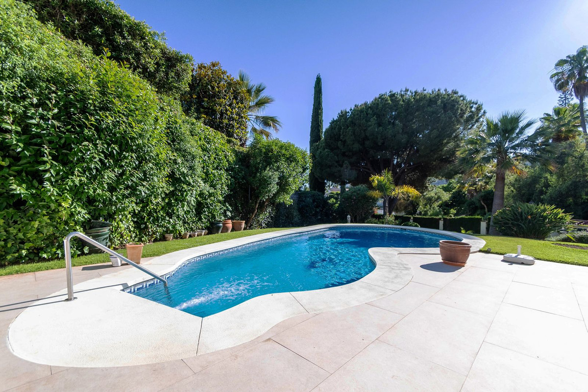 4 bedroom Villas for sale in Marbella – R5063281 4 bedroom Villas for sale in Marbella – R5063281