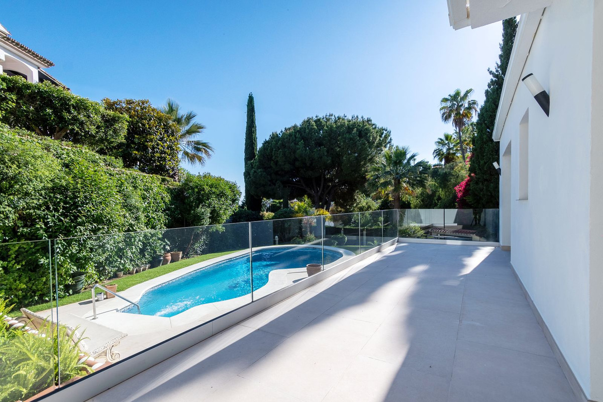 4 bedroom Villas for sale in Marbella – R5063281 4 bedroom Villas for sale in Marbella – R5063281