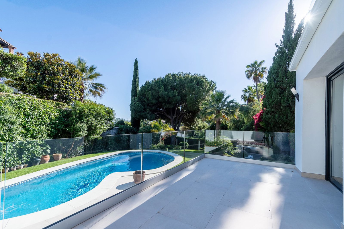 4 bedroom Villas for sale in Marbella – R5063281 4 bedroom Villas for sale in Marbella – R5063281