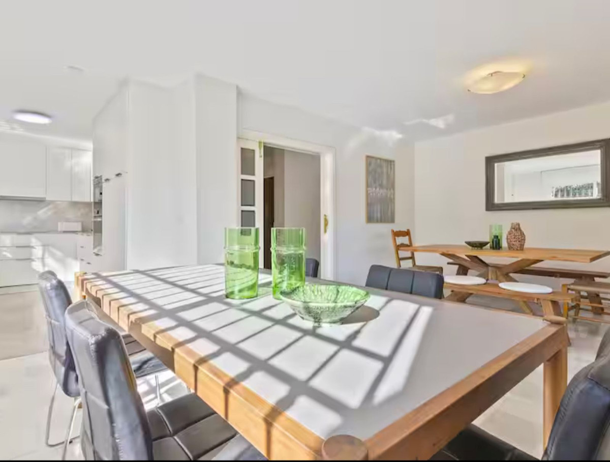 6 bedroom Villas for sale in Elviria – R5462035 6 bedroom Villas for sale in Elviria – R5462035