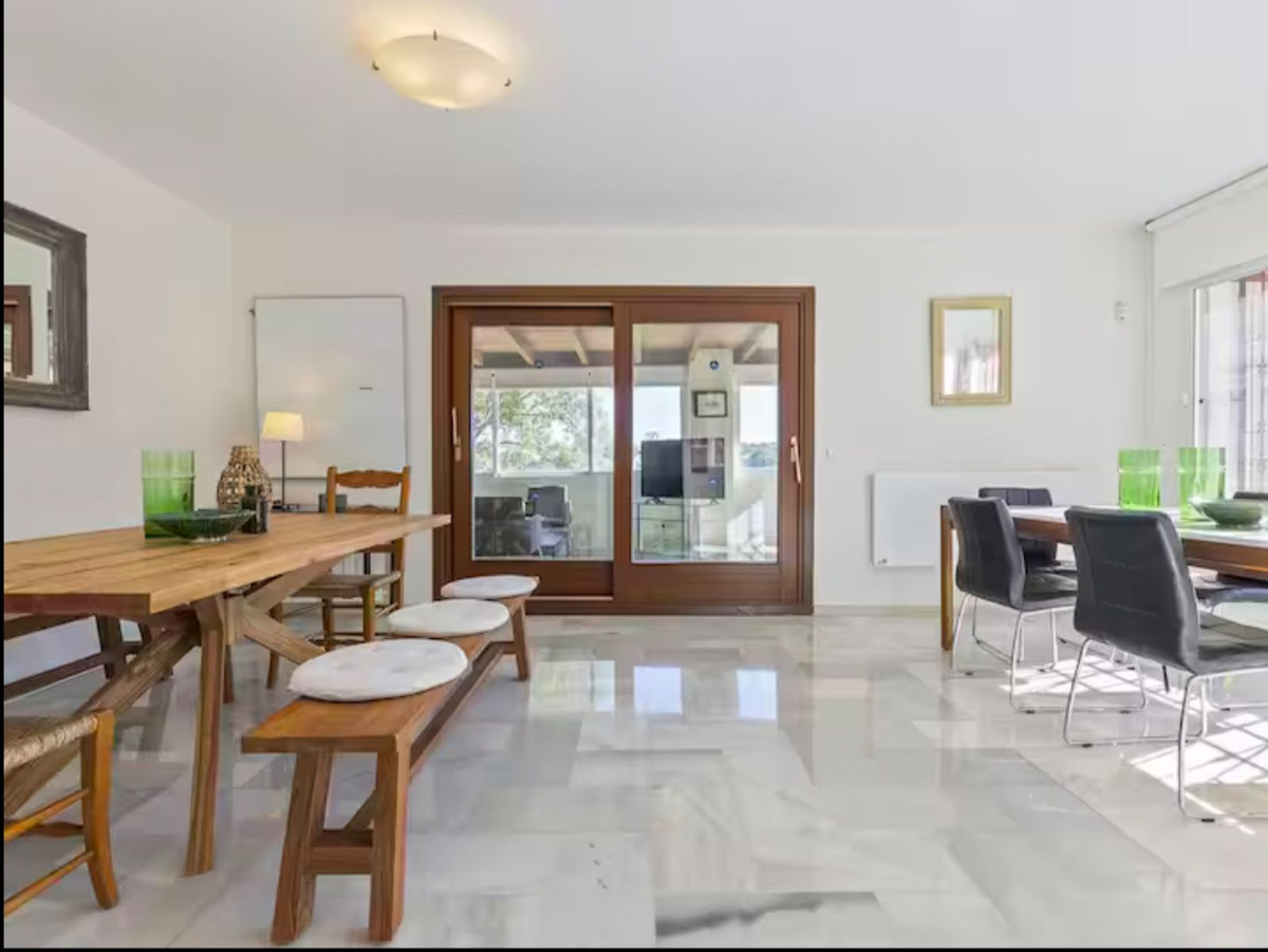 6 bedroom Villas for sale in Elviria – R5462035 6 bedroom Villas for sale in Elviria – R5462035