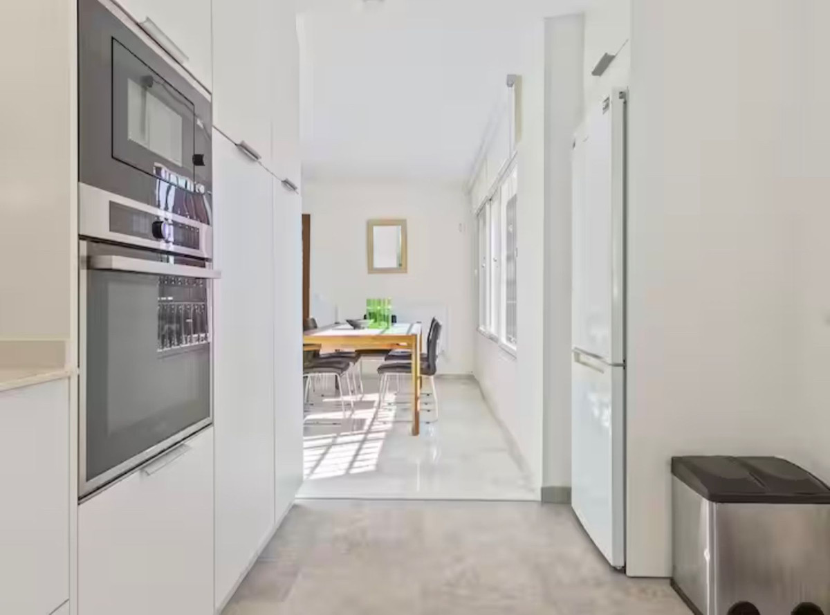 6 bedroom Villas for sale in Elviria – R5462035 6 bedroom Villas for sale in Elviria – R5462035