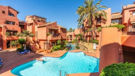 3 bedroom Apartments for sale in Elviria – R5433295