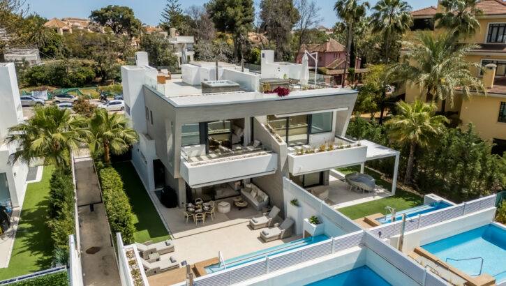 Pareados de 5 dormitorios en venta en Puerto Banús – R5226208 Pareados de 5 dormitorios en venta en Puerto Banús – R5226208 en