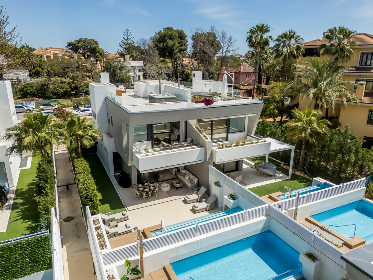 Pareados de 5 dormitorios en venta en Puerto Banús – R5226208 Pareados de 5 dormitorios en venta en Puerto Banús – R5226208