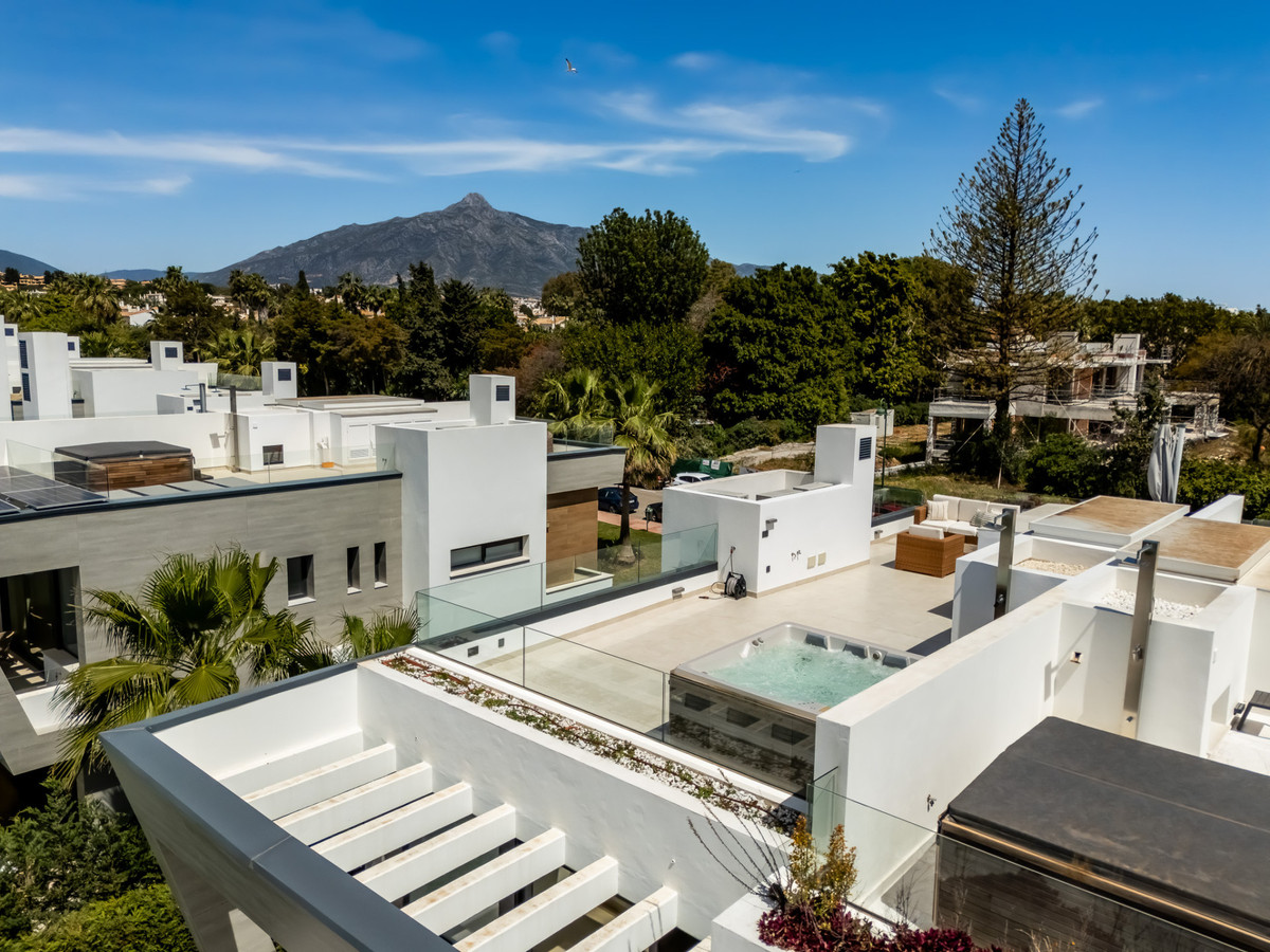 Pareados de 5 dormitorios en venta en Puerto Banús – R5226208 Pareados de 5 dormitorios en venta en Puerto Banús – R5226208