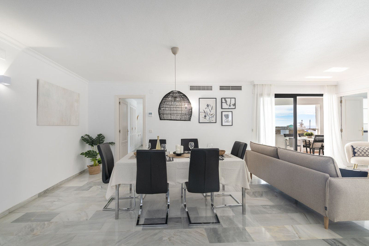2 bedroom Apartments for sale in Puerto Banús – R5306809 2 bedroom Apartments for sale in Puerto Banús – R5306809