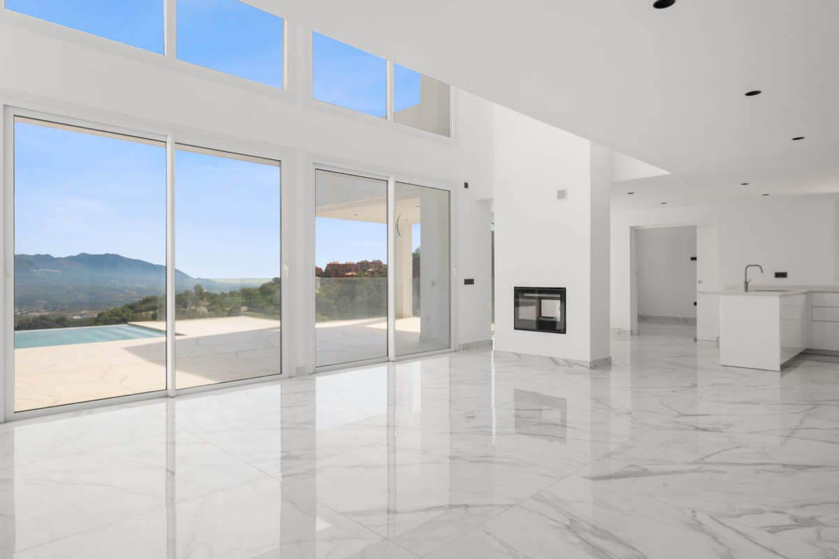 4 bedroom Villas for sale in La Mairena – R5203108 4 bedroom Villas for sale in La Mairena – R5203108