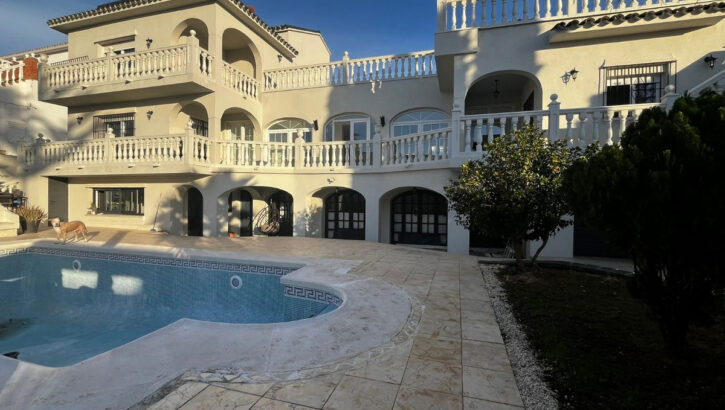 Villas de 5 dormitorios en venta en Mijas – R5299099 Villas de 5 dormitorios en venta en Mijas – R5299099 en