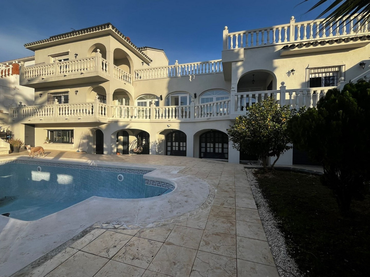 Villas de 5 dormitorios en venta en Mijas – R5299099 Villas de 5 dormitorios en venta en Mijas – R5299099