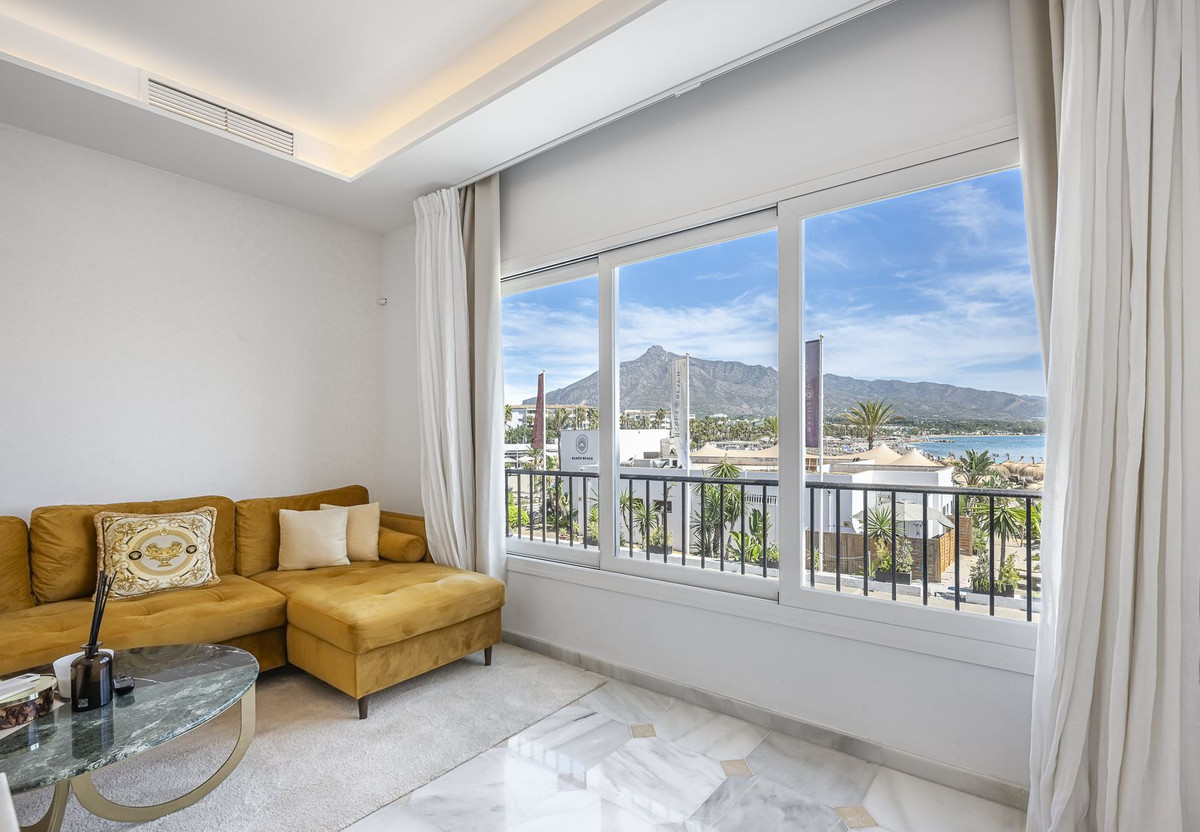 2 bedroom Penthouses for sale in Puerto Banús – R5141020 2 bedroom Penthouses for sale in Puerto Banús – R5141020