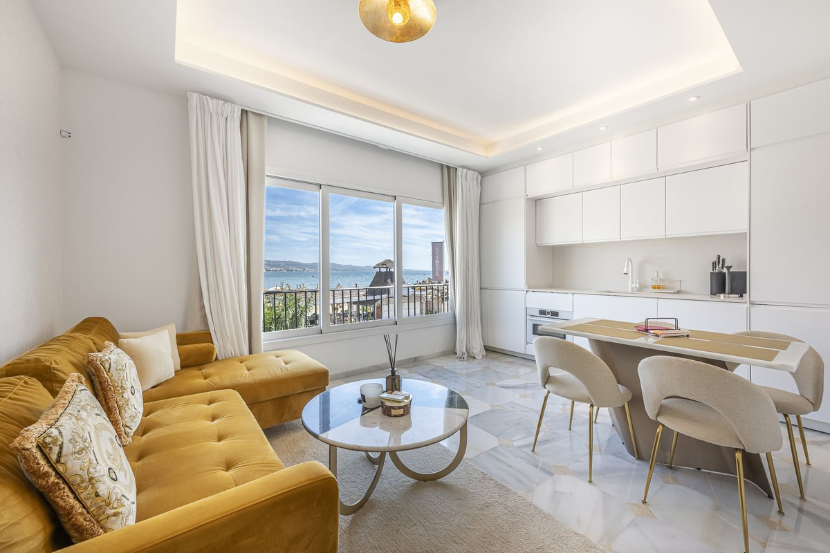 2 bedroom Penthouses for sale in Puerto Banús – R5141020 2 bedroom Penthouses for sale in Puerto Banús – R5141020