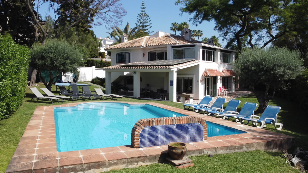 Villas de 5 dormitorios en venta en Elviria – R4649023 Villas de 5 dormitorios en venta en Elviria – R4649023